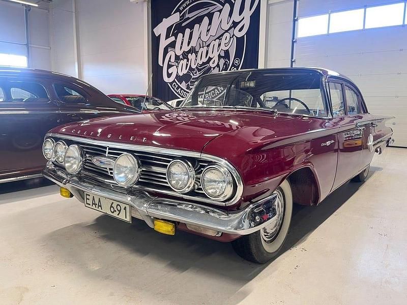 Röd Begagnad 1960 Chevrolet Bel Air Sedan | 209 000 kr - Bild 1/4