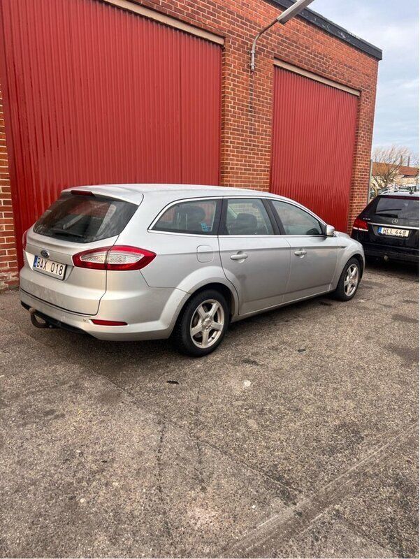 Grå Begagnad 2012 Ford Mondeo Business Edition Kombi | 46 500 kr (Lite dyr) - Bild 1/1