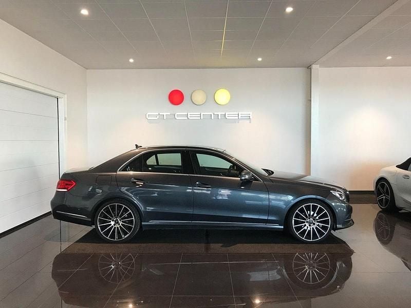 Mörkgrå Begagnad 2013 Mercedes E220 Avantgarde Sedan | 159 900 kr (Marknadspris) - Bild 1/4