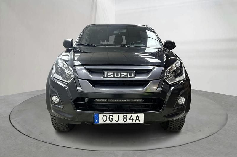 Begagnad Isuzu D-Max 163 HK (119 kW) 2019 Svart Sedan