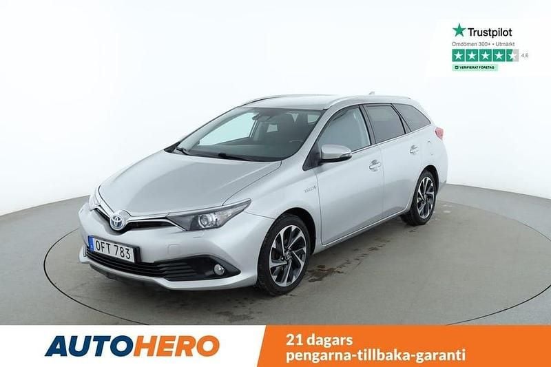 Silver Begagnad 2016 Toyota Auris Touring Sports Active Kombi | 142 000 kr (Marknadspris) - Bild 1/4