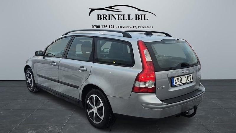 Begagnad Volvo V50 126 HK (92 kW) 2005 Silver Kombi
