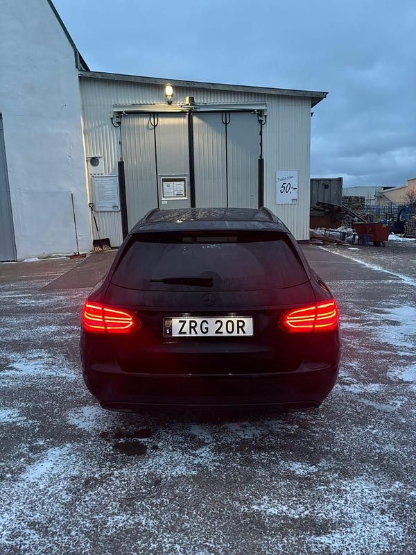 Begagnad Mercedes C300e 306 HK (225 kW) 2021