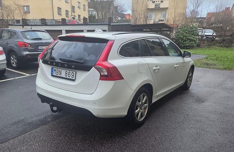 Begagnad 2012 Volvo V60 Kombi | 59 000 kr (Bra pris) - Bild 1/3