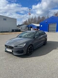 Grå Begagnad 2021 Cupra Leon Kombi | 260 000 kr (Bra pris) - Bild 1/4