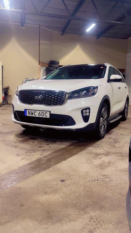 Metallic Begagnad 2018 Kia Sorento GT-Line SUV | 229 000 kr (Bra pris) - Bild 1/4
