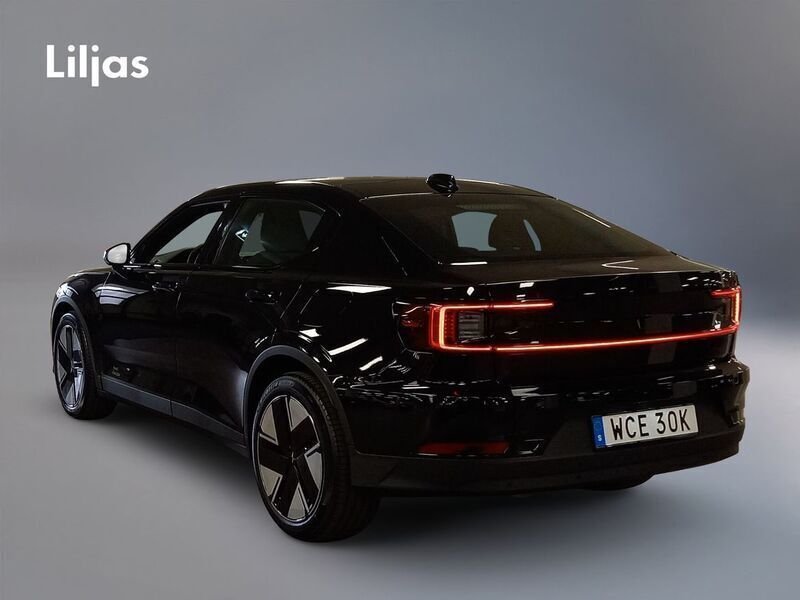 Begagnad Polestar 2 Plus 223 kW (304 HK) 2024 Svart Halvkombi