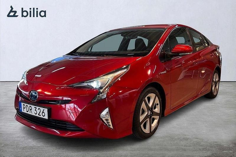 Röd Begagnad 2016 Toyota Prius Executive Halvkombi | 189 900 kr (Marknadspris) - Bild 1/4