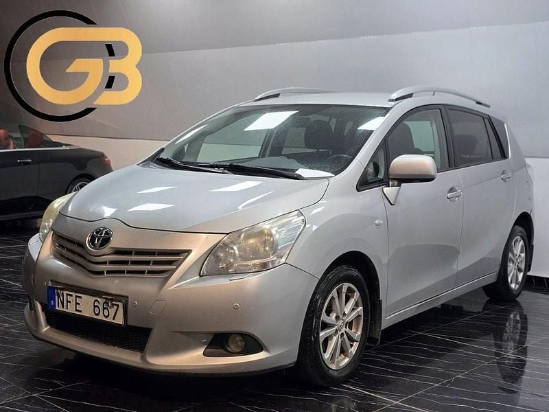 Silver Begagnad 2012 Toyota Verso Minibuss | 59 900 kr (Marknadspris) - Bild 1/4
