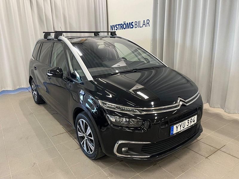 Svart (svart metallic) Begagnad 2017 Citroën Grand C4 Picasso Shine Minibuss | 155 900 kr (Marknadspris) - Bild 1/4