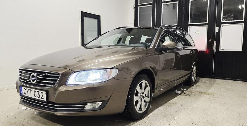Brun Begagnad 2016 Volvo V70 Momentum Kombi | 149 900 kr - Bild 1/4