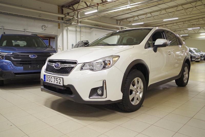 Vit Begagnad 2015 Subaru XV Sport SUV | 169 000 kr (Lite dyr) - Bild 1/4