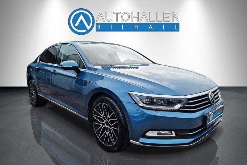 Blå Begagnad 2015 VW Passat GTS Sedan | 174 000 kr (Marknadspris) - Bild 1/4