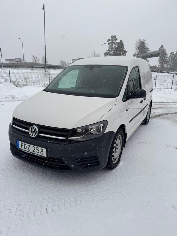 Vit Begagnad 2017 VW Caddy Minibuss | 129 000 kr (Bra pris) - Bild 1/4