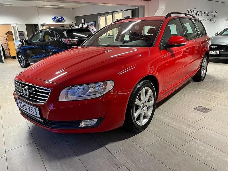 Begagnad Volvo V70 Kinetic 150 HK (110 kW) 2016 Röd Kombi