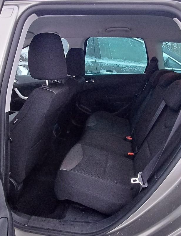 Begagnad Peugeot 308 SW 111 HK (81 kW) 2011 Beigegrå Kombi