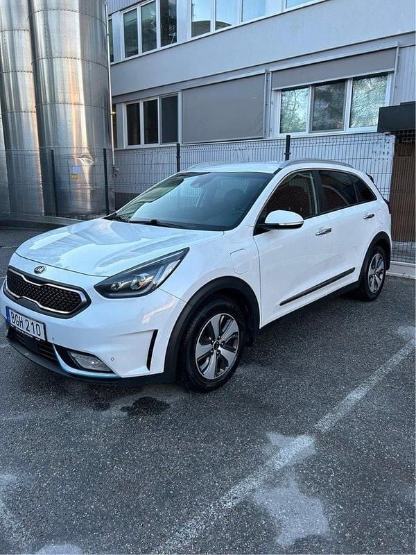 Vit Begagnad 2018 Kia Niro Advance SUV | 129 000 kr (Bra pris) - Bild 1/4