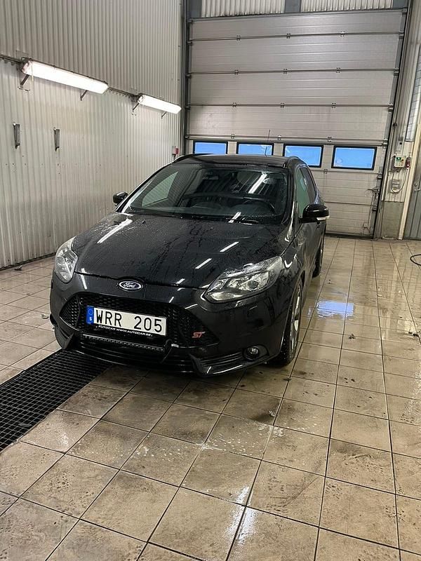 Begagnad Ford Focus ST 250 HK (183 kW) 2013 Kombi