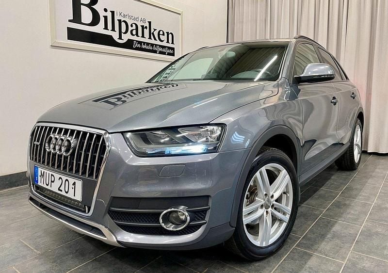 Grå Begagnad 2012 Audi Q3 Comfort SUV | 109 900 kr (Marknadspris) - Bild 1/3