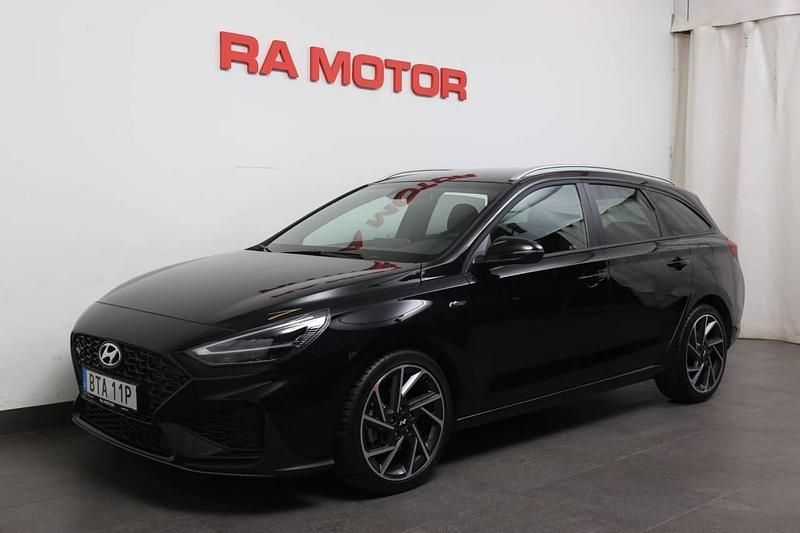 Svart Begagnad 2022 Hyundai i30 N Line Kombi | 239 900 kr (Marknadspris) - Bild 1/4