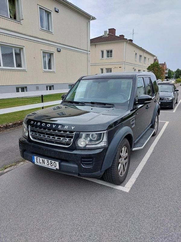 Svart Begagnad 2014 Land Rover Discovery 4 SUV | 170 000 kr - Bild 1/4