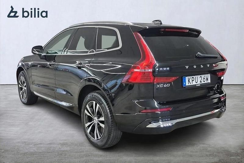 Begagnad Volvo XC60 Core 355 HK (261 kW) 2023 Svart SUV