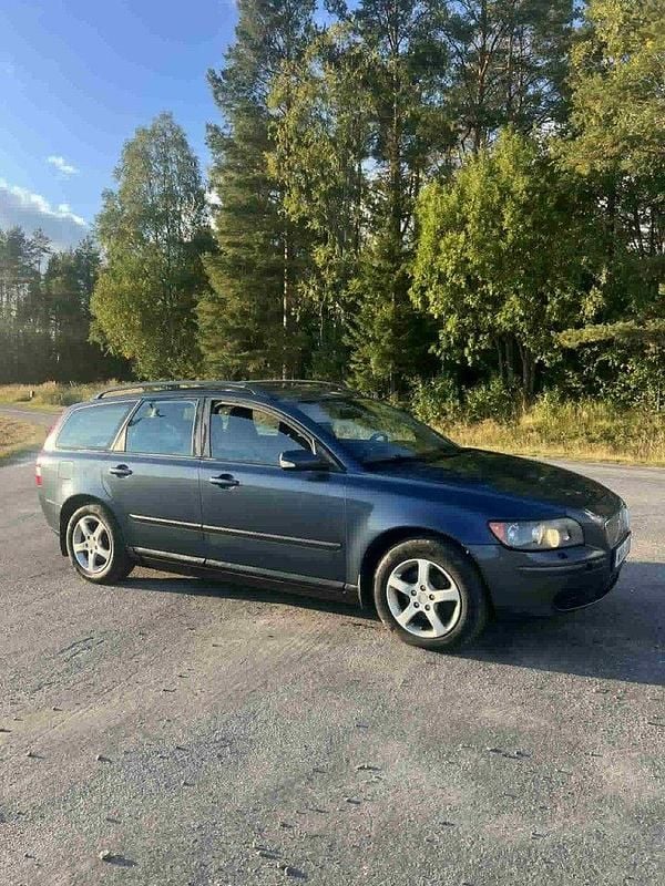 Blå Begagnad 2005 Volvo V50 Kombi | 5 000 kr (Superpris) - Bild 1/2