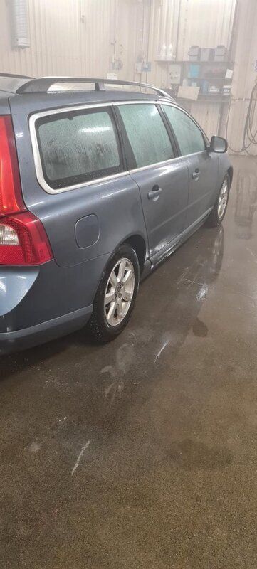 Blå Begagnad 2012 Volvo V70 Momentum Kombi | 85 000 kr (Marknadspris) - Bild 1/3