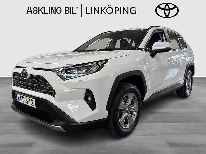 Vit Begagnad 2022 Toyota RAV4 Hybrid Active SUV | 339 000 kr (Superpris) - Bild 1/3