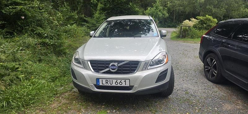 Vit Begagnad 2012 Volvo XC60 Summum SUV | 96 000 kr (Bra pris) - Bild 1/4