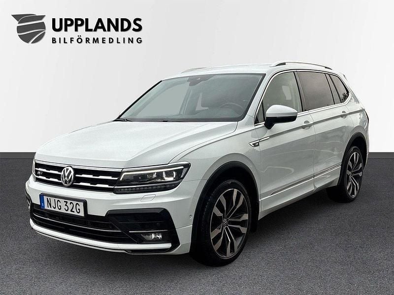 Vit Begagnad 2020 VW Tiguan Allspace R-line SUV | 269 900 kr (Marknadspris) - Bild 1/4