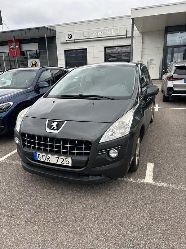 Grå Begagnad 2009 Peugeot 3008 Kombi | 34 000 kr (Marknadspris) - Bild 1/4