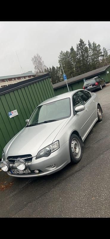 Begagnad 2005 Subaru Legacy Sedan | 30 000 kr (Bra pris) - Bild 1/1