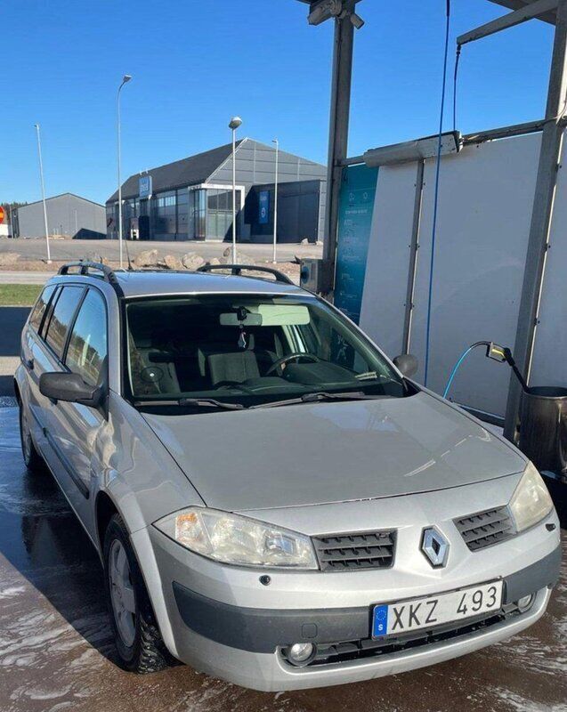 Grå Begagnad 2006 Renault Mégane GrandTour Kombi | 12 000 kr (Marknadspris) - Bild 1/4