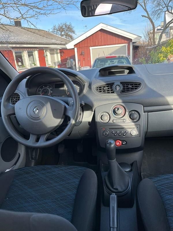 Begagnad Renault Clio R.S. 75 HK (55 kW) 2007 Halvkombi