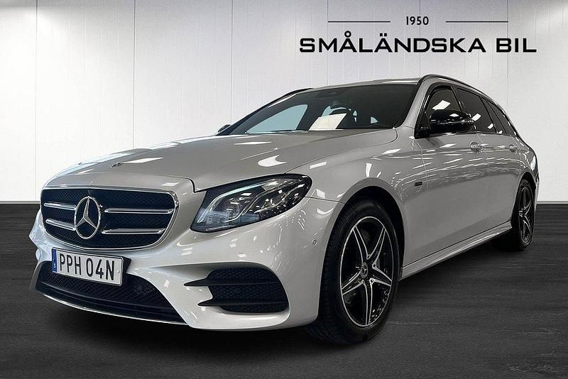 Silver Begagnad 2019 Mercedes E300 AMG line Kombi | 309 000 kr (Marknadspris) - Bild 1/4