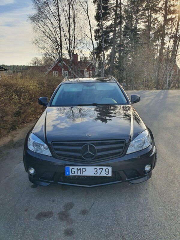 Svart Begagnad 2008 Mercedes C180 Kombi | 69 900 kr (Bra pris) - Bild 1/4