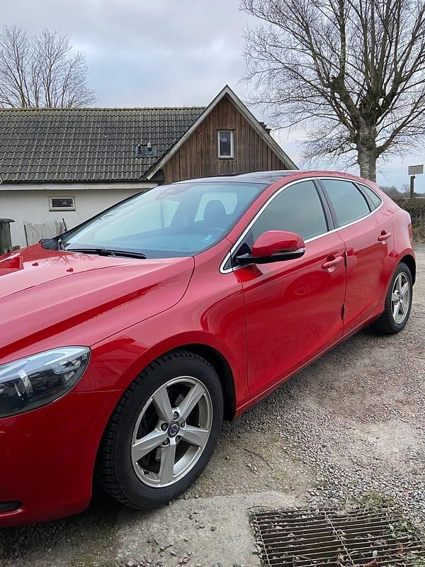 Begagnad Volvo V40 150 HK (110 kW) 2015