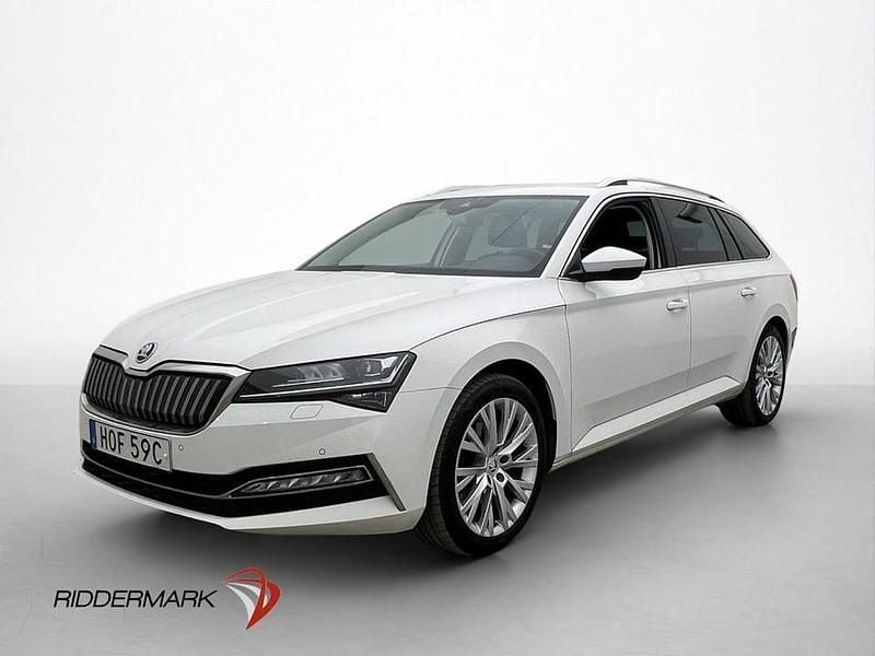 Begagnad Skoda Superb Business Line 218 HK (160 kW) 2021 Vit Kombi