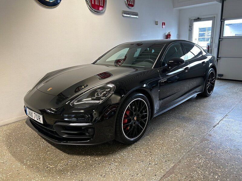 Svart Begagnad 2021 Porsche Panamera 4S Sedan | 1 179 000 kr - Bild 1/4