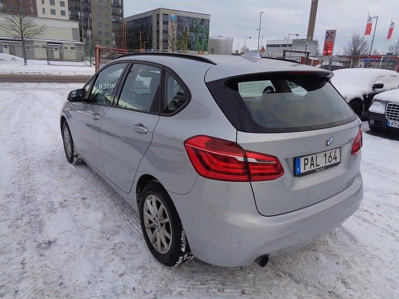Begagnad BMW 218 Active Tourer Advantage 136 HK (100 kW) 2016 Silver Minibuss