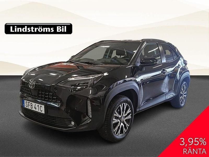 Svart Begagnad 2024 Toyota Yaris Cross Style SUV | 359 000 kr (Marknadspris) - Bild 1/3