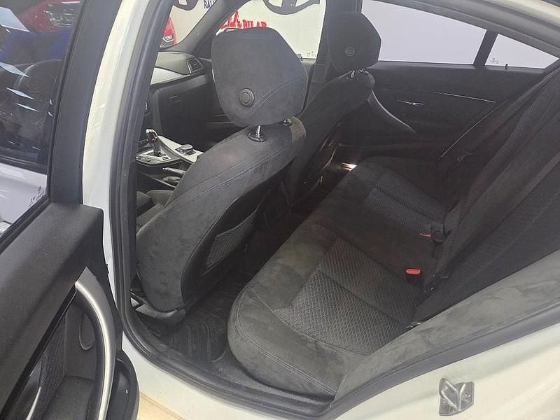 Begagnad BMW 330e M Sport 184 HK (135 kW) 2018 Vit Sedan