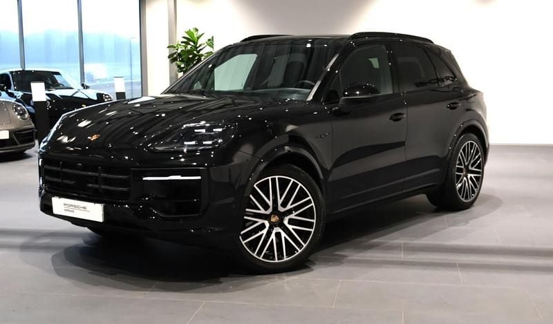 Svart Begagnad 2025 Porsche Cayenne SUV | 1 249 000 kr (Lite dyr) - Bild 1/4