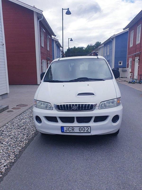 Begagnad 2007 Hyundai H-1 Minibuss | 39 900 kr - Bild 1/4