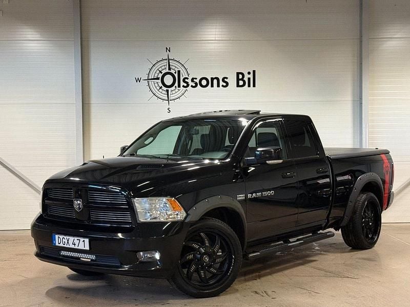 Svart Begagnad 2012 RAM 1500 Pickup | 249 900 kr (Marknadspris) - Bild 1/4
