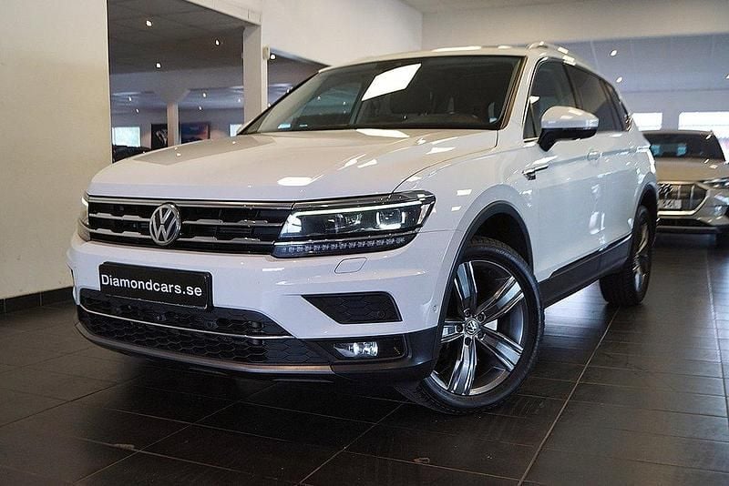 Vit Begagnad 2017 VW Tiguan Allspace GT SUV | 274 900 kr (Dyr) - Bild 1/4