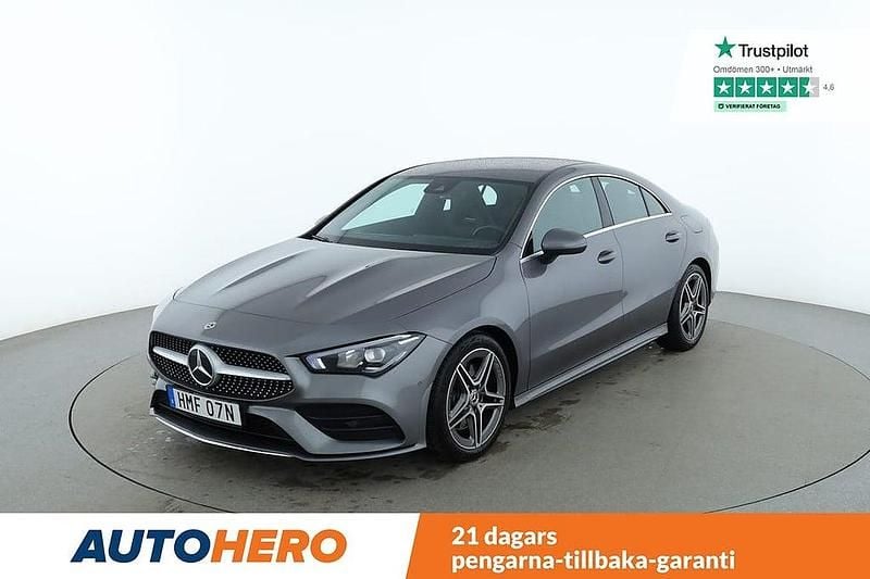 Mörkgrå Begagnad 2020 Mercedes CLA200 AMG line Sportkupé | 334 000 kr (Marknadspris) - Bild 1/4