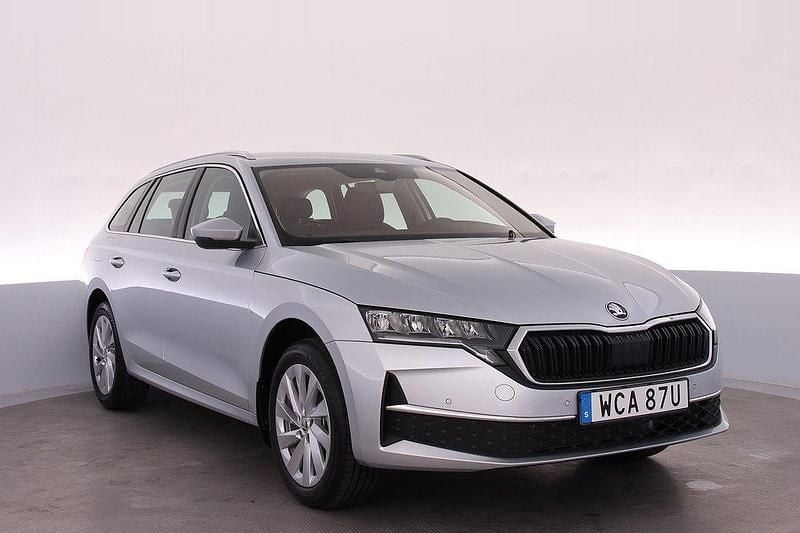 Silver Ny 2024 Skoda Octavia Selection Kombi | 376 400 kr (Marknadspris) - Bild 1/4