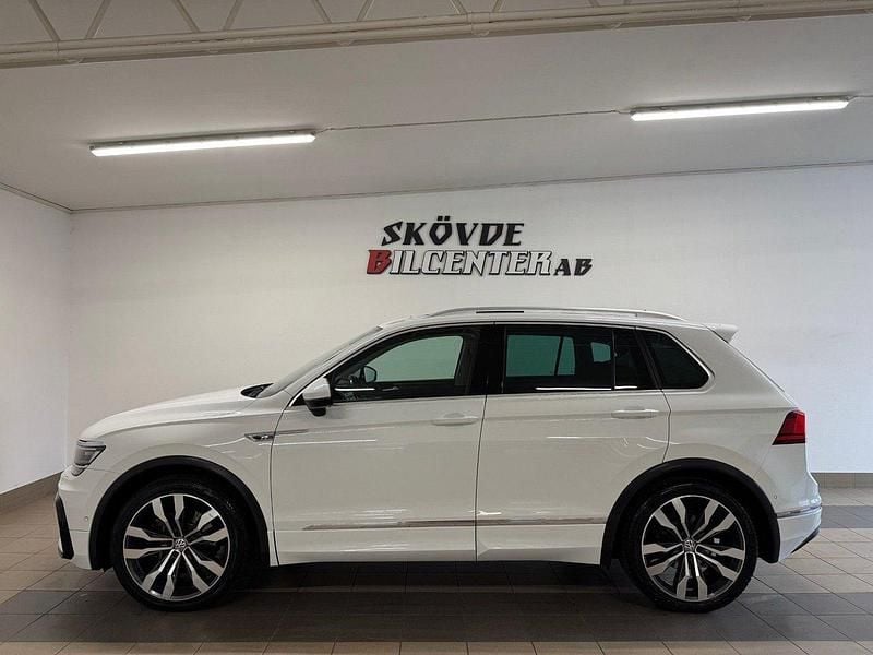 Vit Begagnad 2016 VW Tiguan R-line SUV | 199 500 kr (Dyr) - Bild 1/4